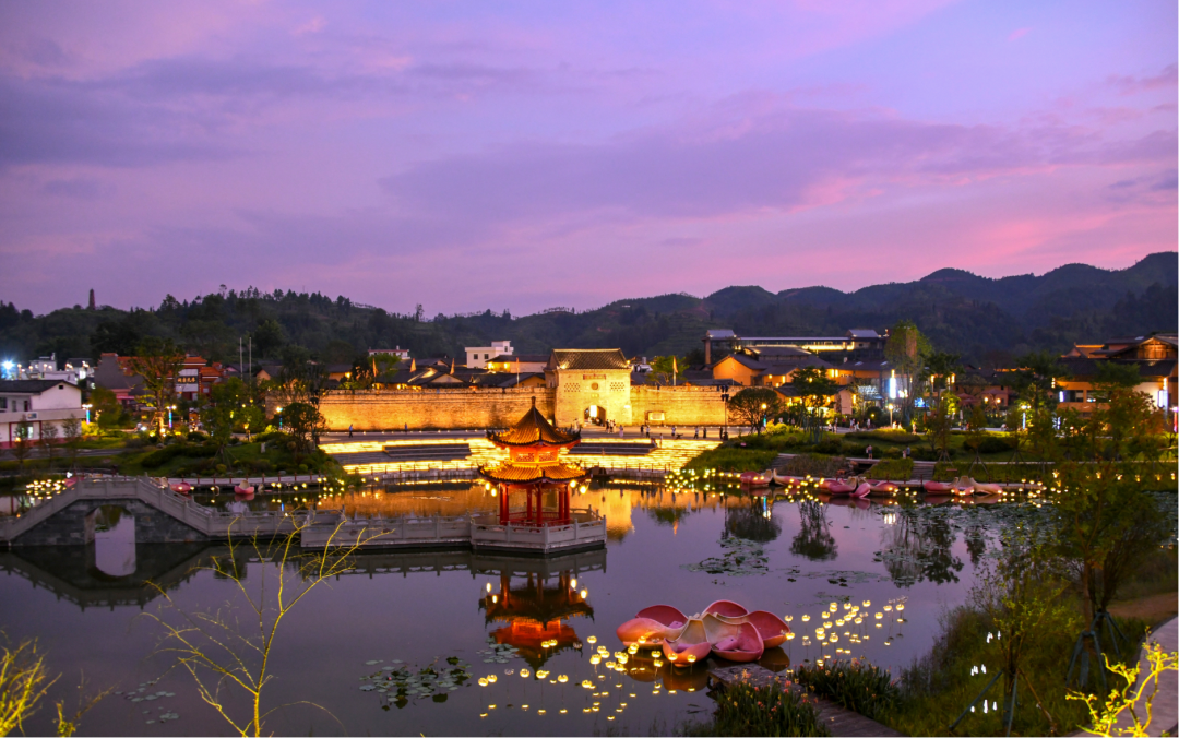 定南夜间铁人三项：夜色已备好锋芒待绽放(图3)