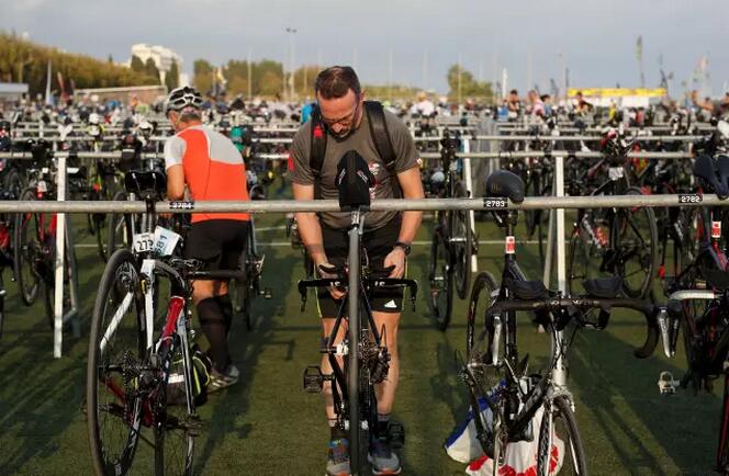 秦岭山间驰骋 多国选手竞逐“铁三”桂冠(图1)