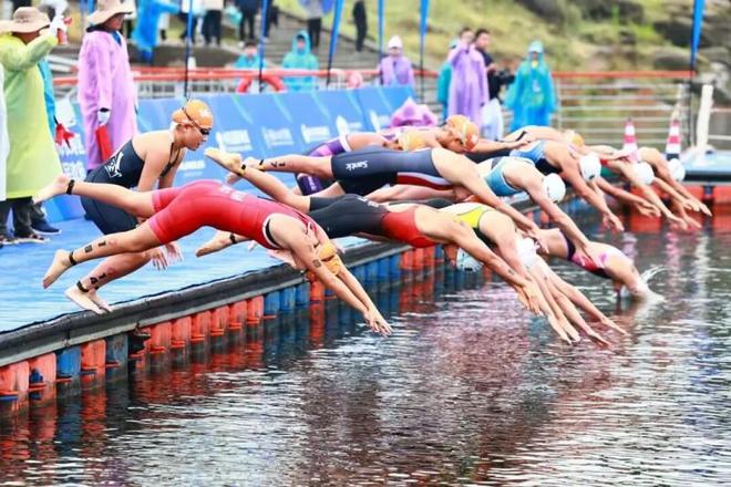 2025年重庆国际铁人三项赛在长寿湖圆满落幕！(图2)