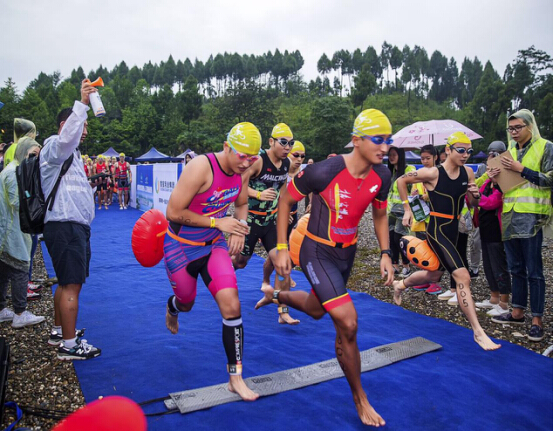 我国首个残疾人铁人三项比赛开赛广东60人逐梦残特奥会