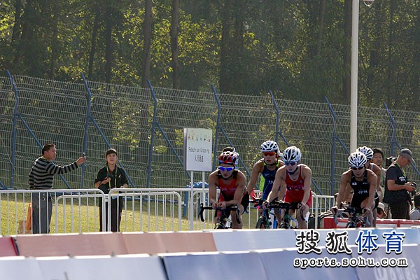 云南省残疾人铁人三项队勇夺3金1银1铜