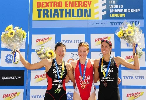 五国786名体育爱好者在云南巧家开展竞速赛铁人三项赛展现极限挑战与友谊