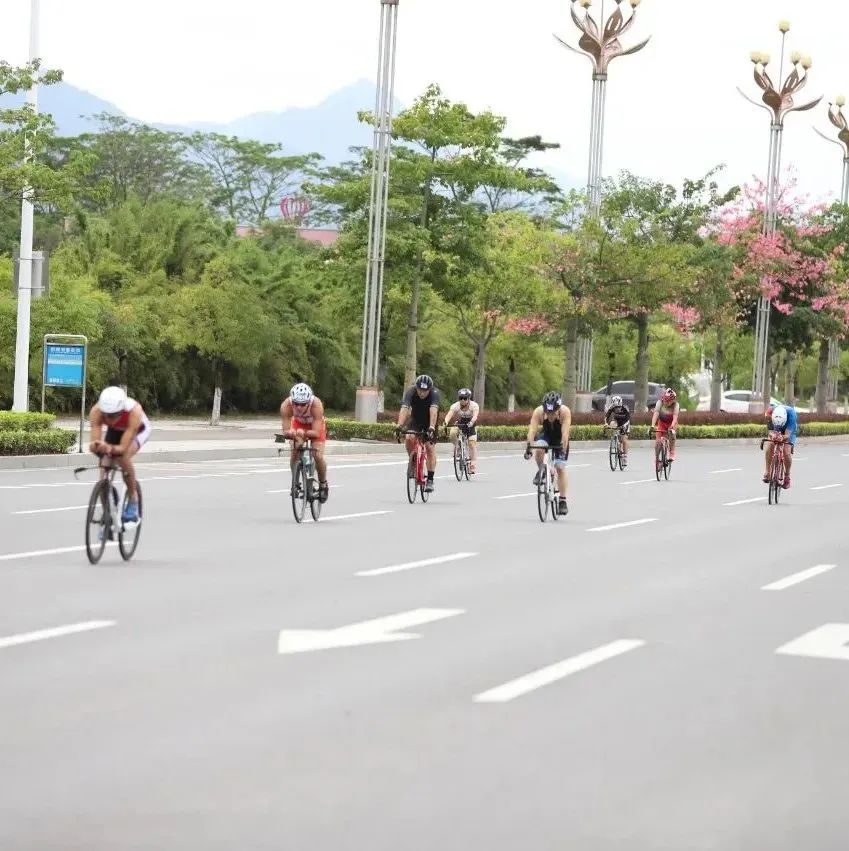 游泳安全技巧助你轻松应对铁人三项