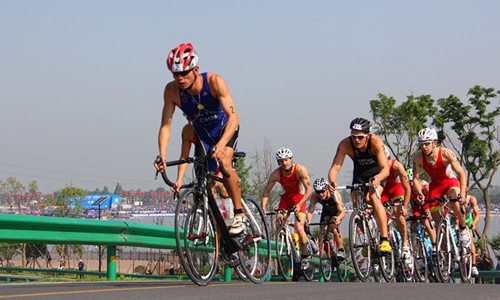 体育赛事活动精彩纷呈全民健身氛围浓厚增强人民体质