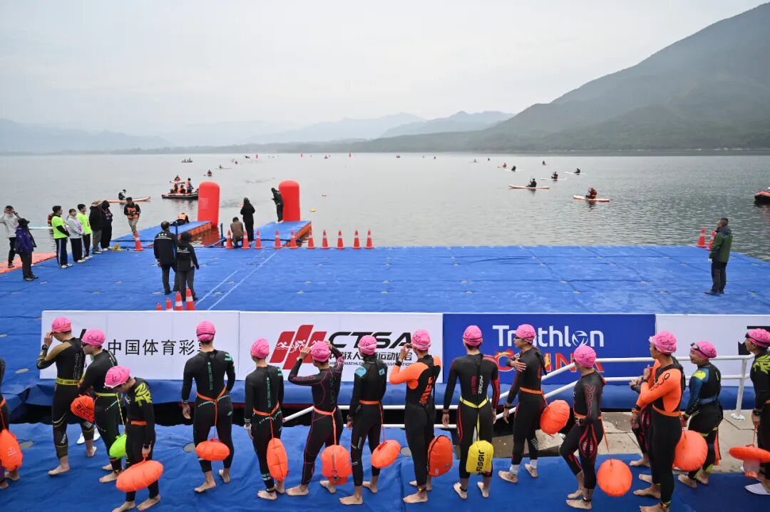 夺金历史时刻 女子铁人三项