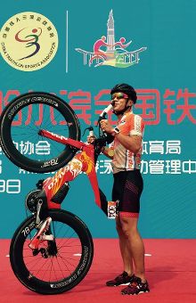 “铁人”齐聚成都铁人三项世界杯赛今日鸣枪开赛