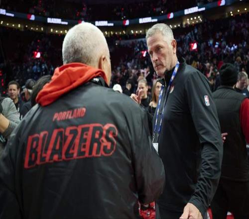 开拓者老板承认不带上双向球员是错误：我不懂NBA